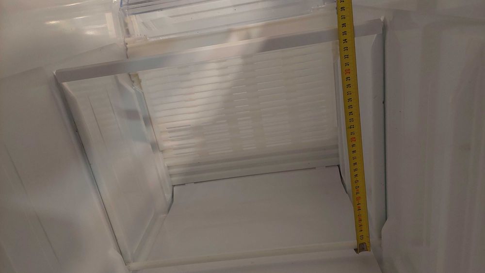 Półki i szuflady balkonik plyta agregat do lodówki Samsung RS66A8100S9