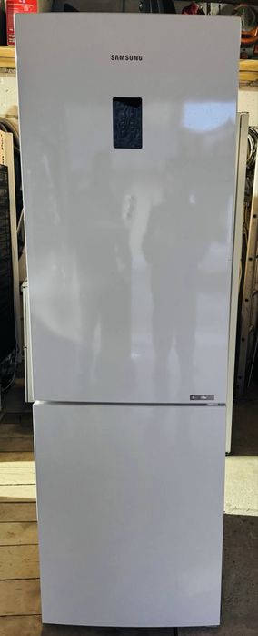 Холодильник Samsung