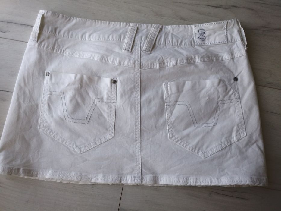 Spodniczka mini biała CROOP roz L
