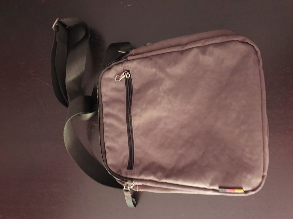 Bolsa tiracolo Rockland cinzenta nova