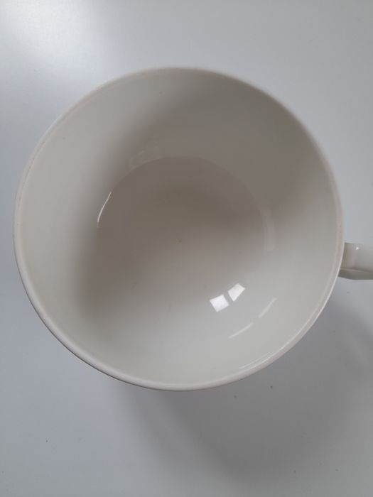 Chávena de porcelana

- Borda c