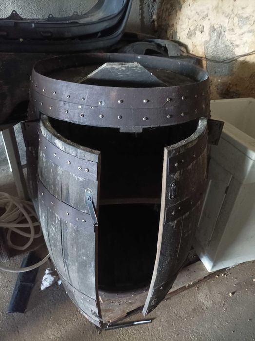 Pipo transformado em móvel