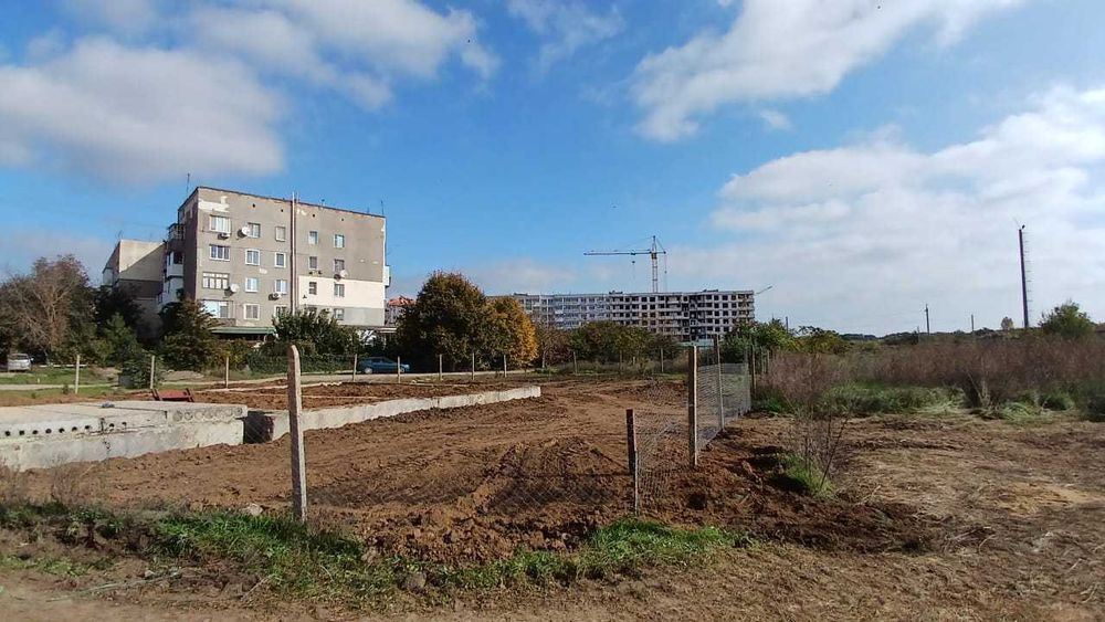 Продам ділянку у міській забудові. Під будівництво житлового будинку.