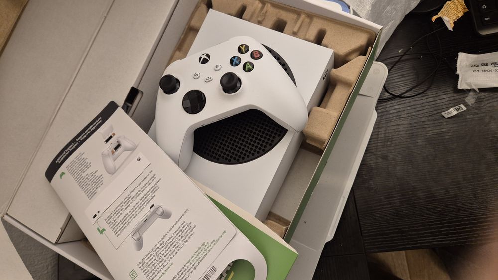 Xbox series S (quase nova) 256gb