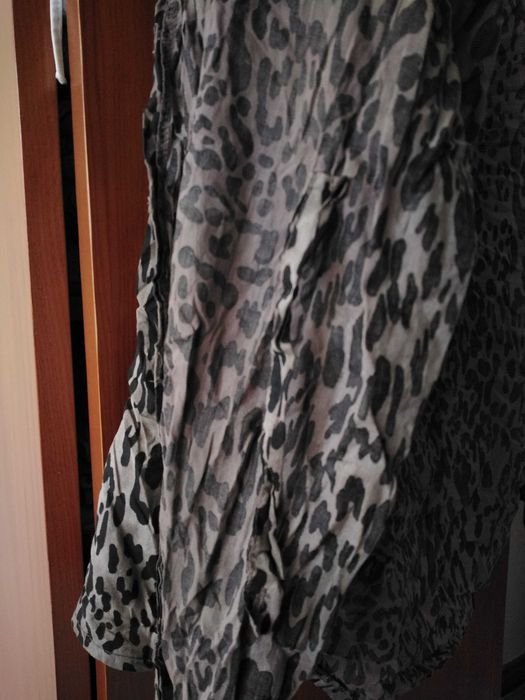 Camisa estampada padrão tigresa