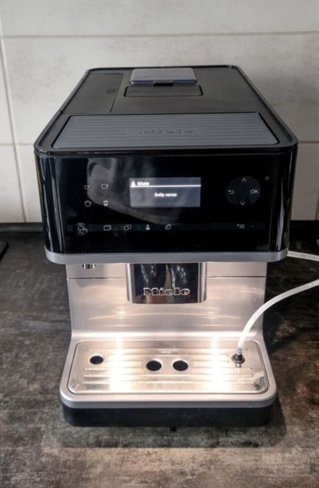 Кавомашина Miele CM 6300