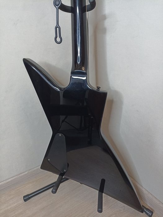 Електрогітара ESP LTD EX-200 Explorer у відмінному стані