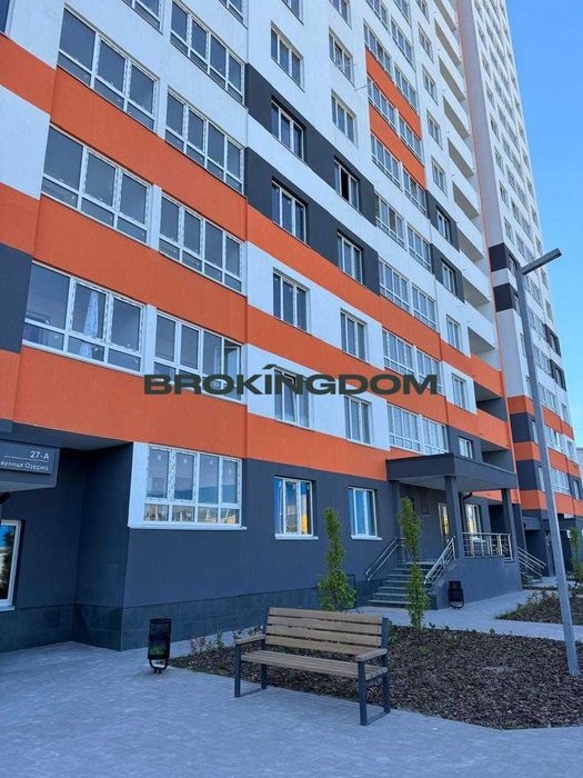 Продаж 1к квартири (перепланується у 2 к/к) 41 кв. м на вул. Озерна