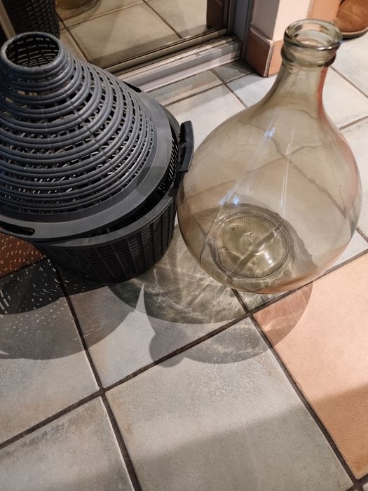 Gąsior na wino wodę 15l z koszem