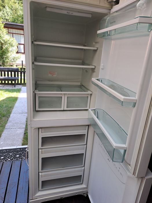 Sprzedam lodówkę ARISTON