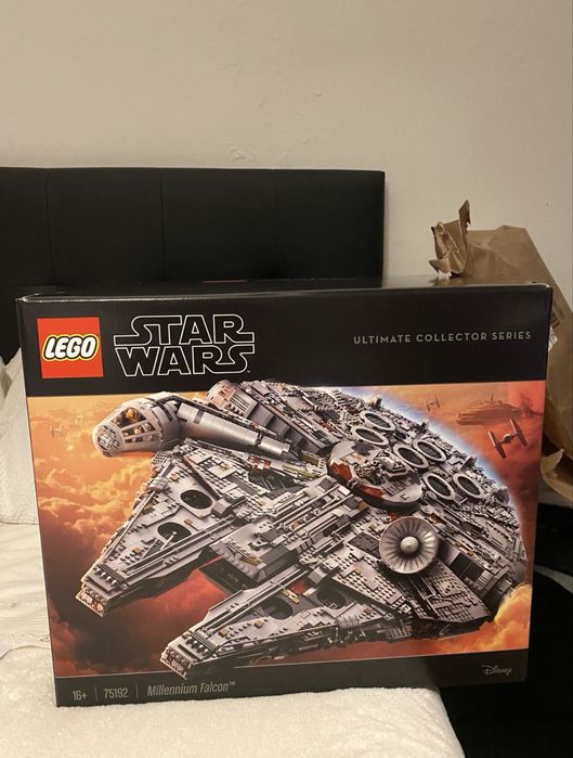 LEGO Star Wars 75192 UCS Millennium Falcon