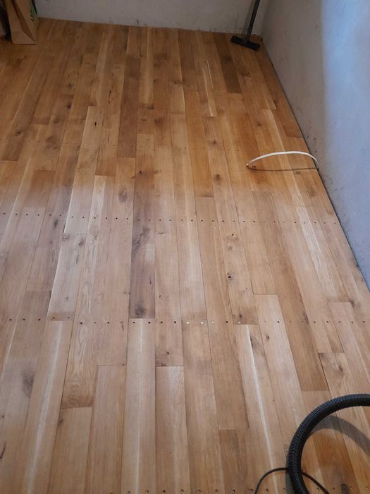 Stolarz ukladanie podłóg,skladanie kuchni itp.