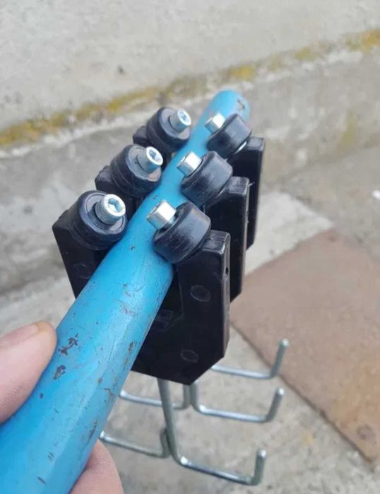 Вешалка на роликах , вешалки на роликах вішаки передвижные крючки