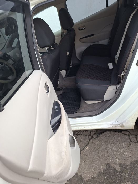 Nissan leaf 2011р