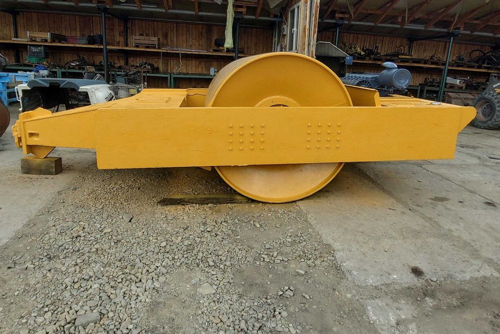 Walec ciągany. 14 ton. silnik Deutz.