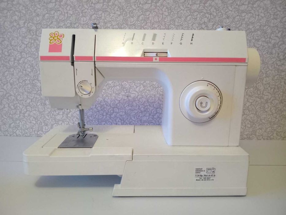 Швейна машина SINGER 2808C