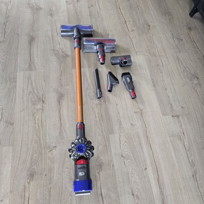 Dyson v8 absolute nowa bateria.