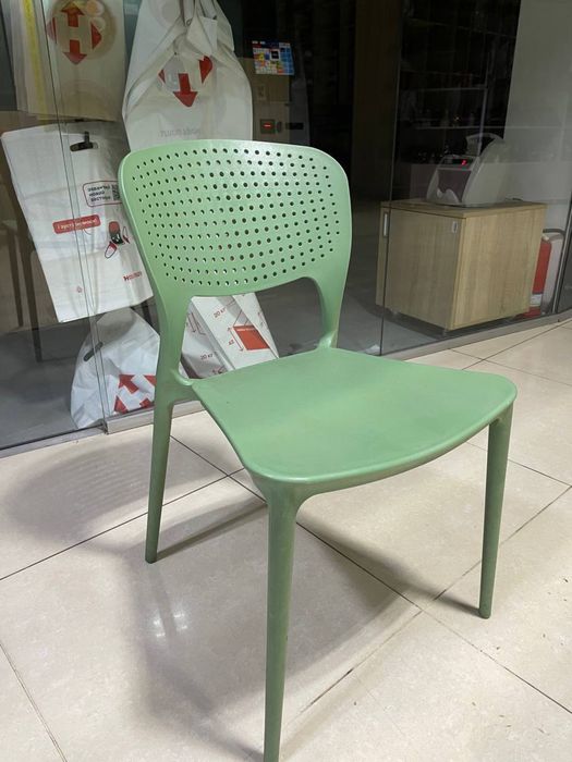 Стілець пластиковий Mark ,зелений/Можливий торг