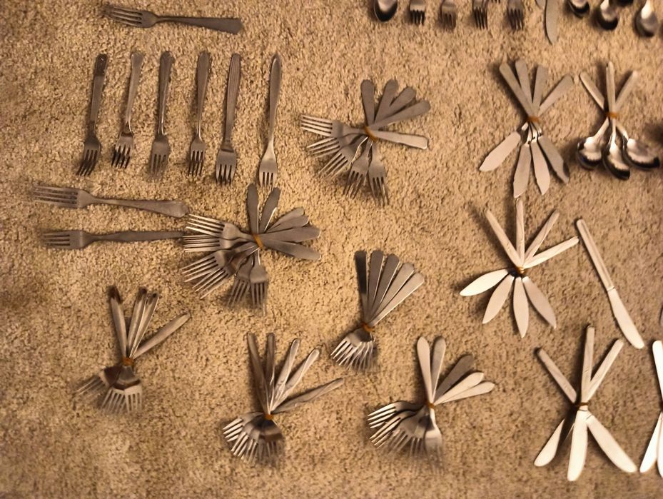 Vários Talheres de metal (112 peças)*