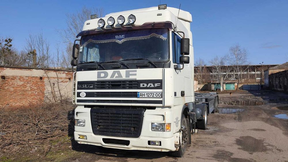 Продам тягач DAF XF95 напівпричіп ROBUSTE
