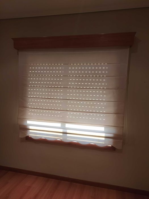 Cortinas com Sanefas em madeira