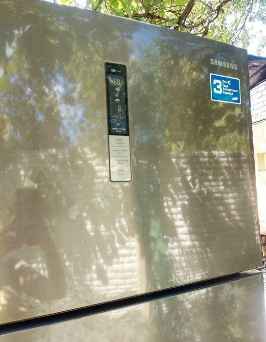 Холодильник Samsung