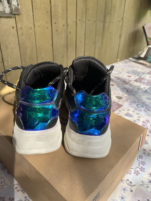 Кроссовки для девочки