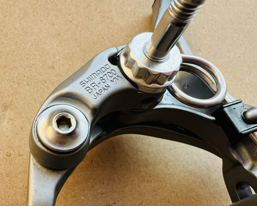 SHIMANO ULTEGRA BR-6700 Hamulec aluminiowy szosowy przedni U-Brake