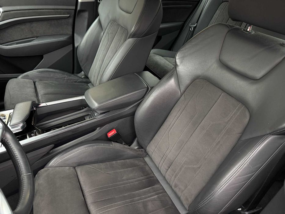 Сидіння салон Audi E-tron Etron