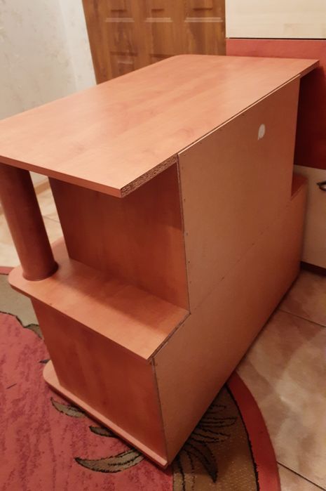 Stolik pod telewizor
