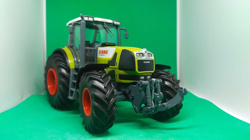 Universal Hobbies traktor Claas 1 32 jak siku britains