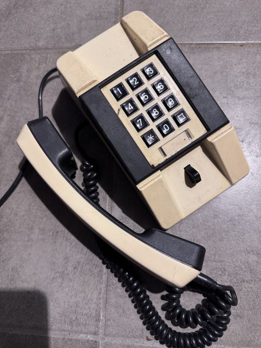 RWT Bratek telefon z guzikami PRL retro unikat ładny stan ostatni 1993