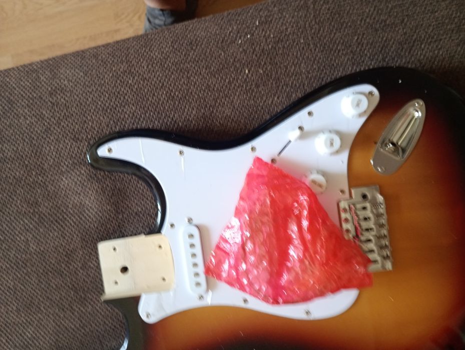 Korpus gitarowy typu fender