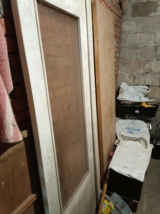 Продам двері різних розмірів.