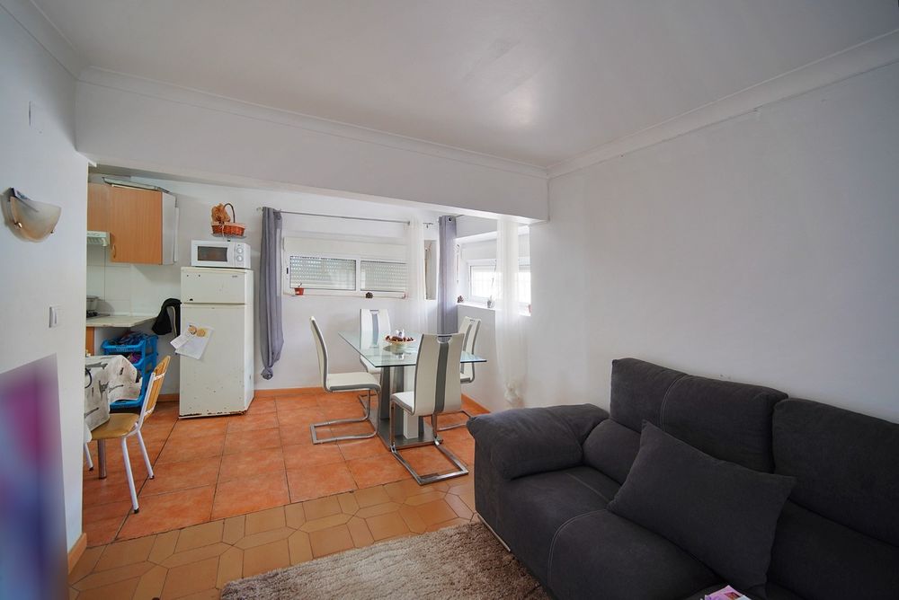 Apartamento Com Dois Armazéns