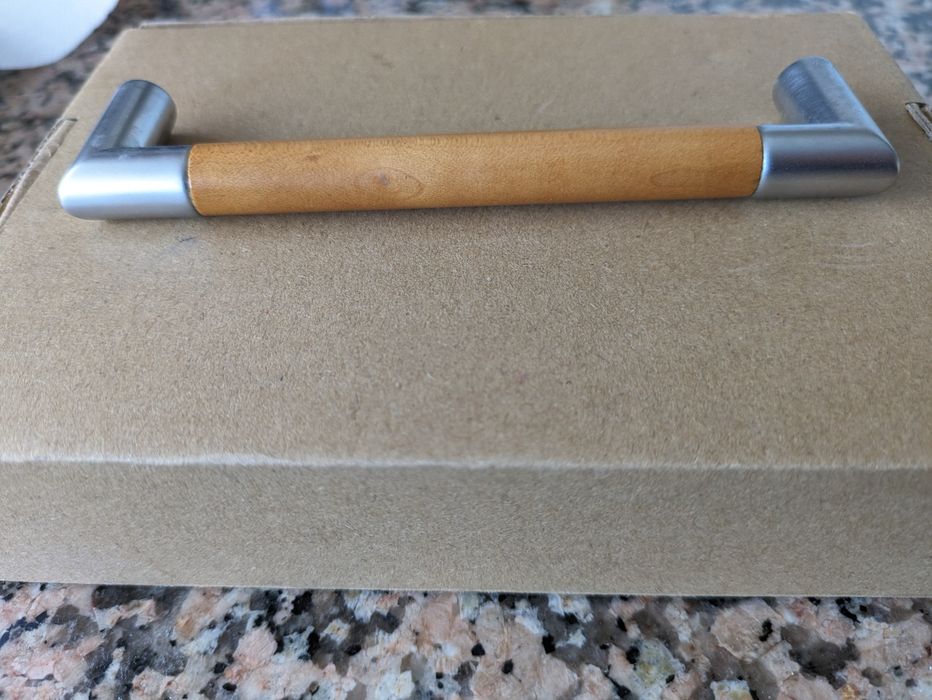 16 Puxadores Madeira/Metal