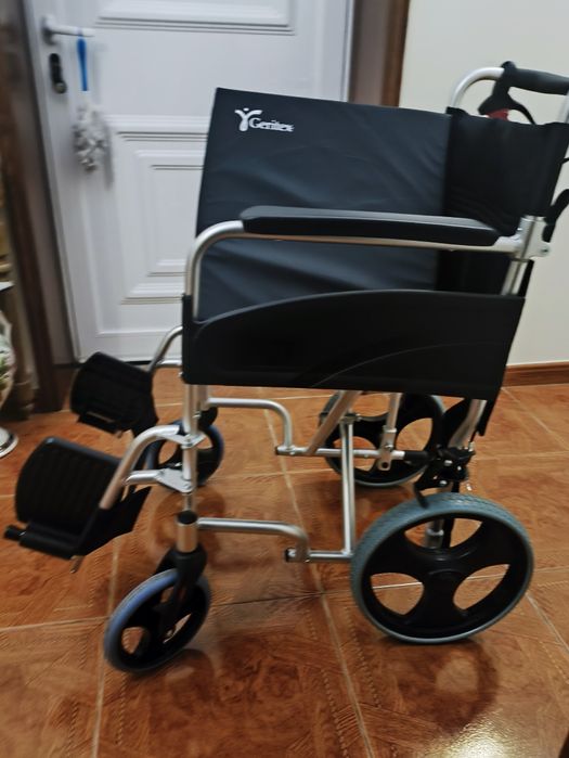 Cadeira de rodas como nova