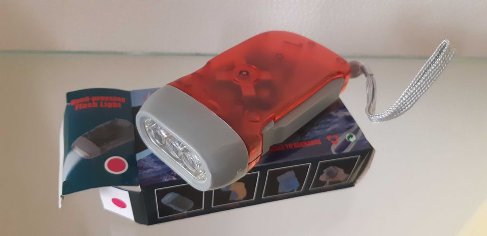 Фонарик ліхтарик ручной, механический, динамо, электродинамический