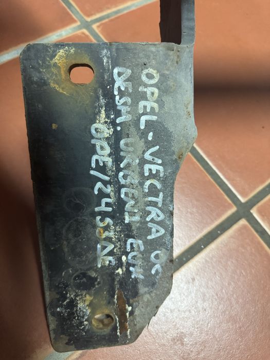 Gancho de Reboque (Opel Vectra)