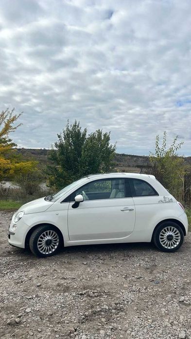 Автомобіль Фіат 500 хетчбек Fiat 500