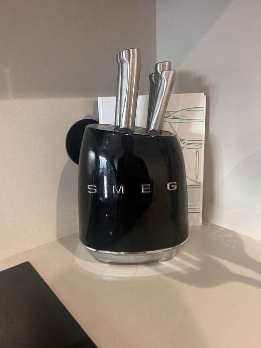 Bloco de facas smeg com 6 facas
