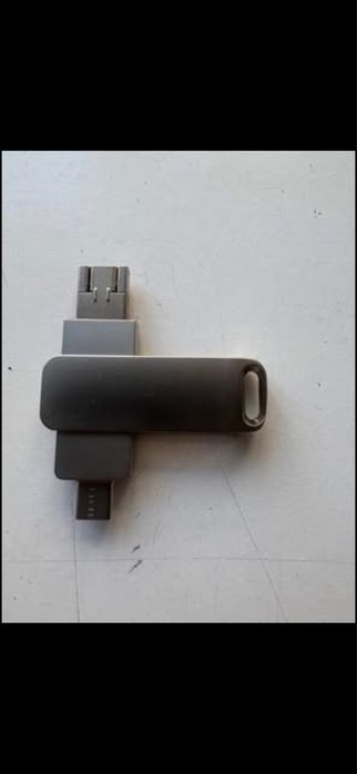 Pen 64G rotativa em cromado