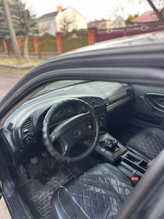 Продам BMW e36 1.6 бензин Терміново
