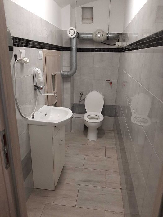 Lokal po remoncie w podpiwniczeniu do wynajęcia w Centrum