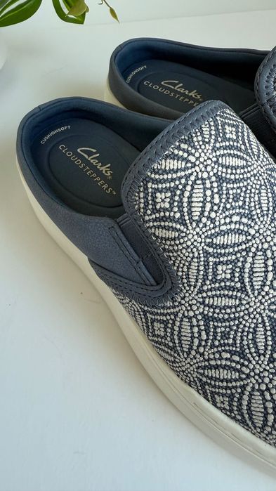 Жіночі сліпони Clarks