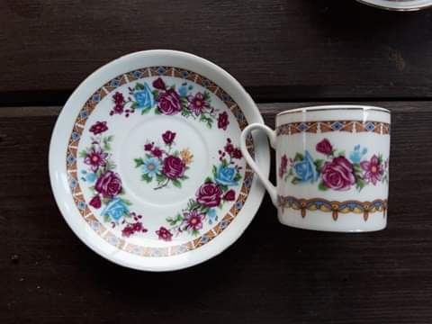 Porcelana chińska 6 filiżanek i talerzyków