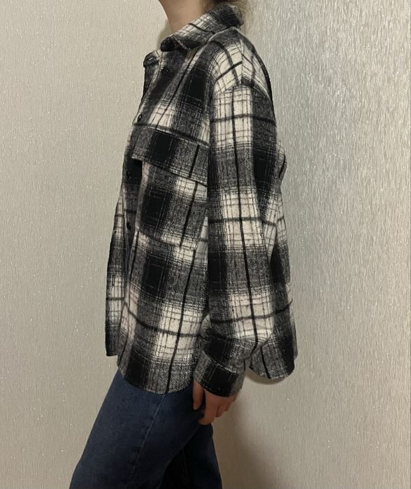 Трендова oversize сорочка в клітинку