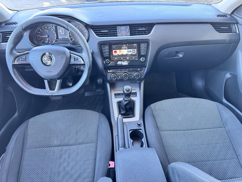 SKODA OCTAVIA 1.6 tdi 2016 otimo estado geral