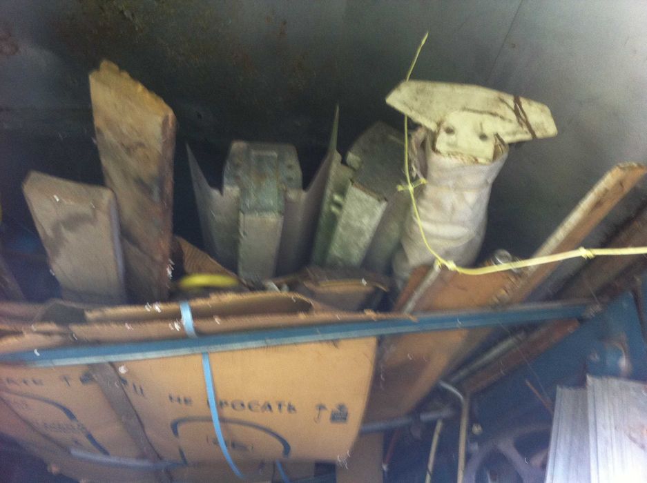 гараж металический- домик на дачю