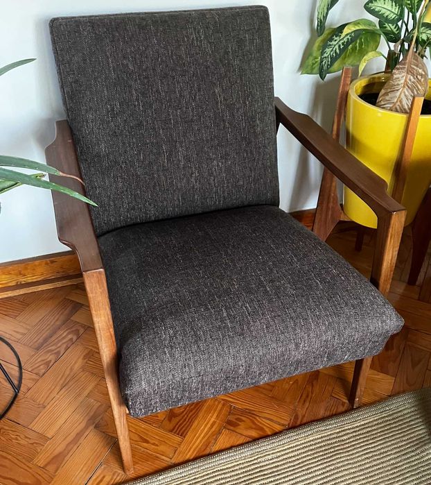Cadeirão Olaio vintage midcentury modern restaurado José Espinho